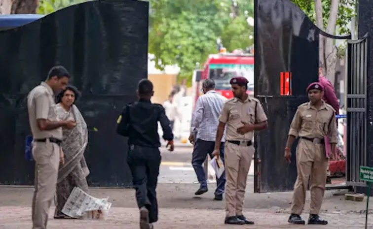 Multiple Delhi Schools Receive Bomb Threats