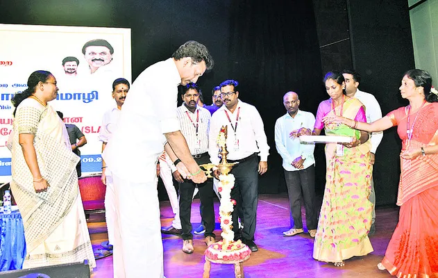 టీచర్లు అర్థమయ్యేలా బోధించాలి