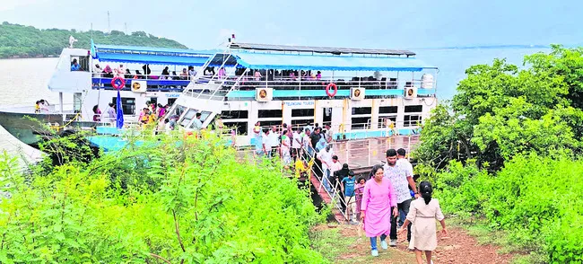 చెర్వుగట్టు క్షేత్రంలో లక్ష పుష్పార్చన