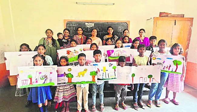 విద్యార్థులకు వ్యాసరచన, డ్రాయింగ్ పోటీలు