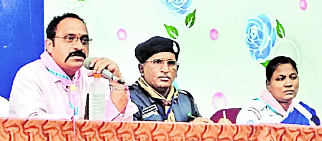పాఠశాలల్లో స్కౌట్స్, గైడ్స్ యూనిట్స్ ఏర్పాటు చేయాలి
