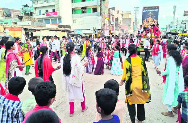 స్థానిక పోరుకు సన్నద్ధం