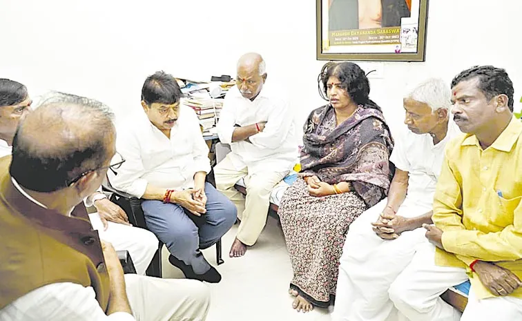 BJP Ramachandra Rao Visit Former DSP Nalini
