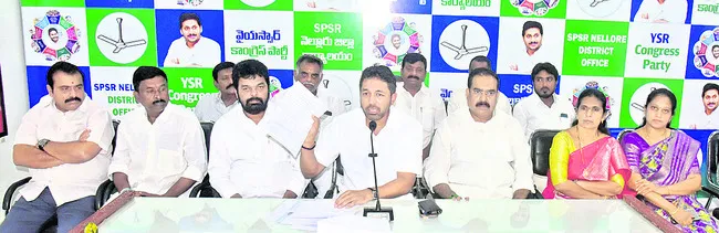 అనుమతిచ్చిన ఇసుక మాఫియా డాన్ ఎవరు