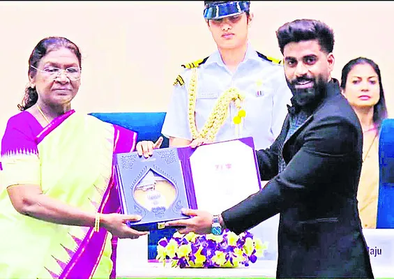 డోర్నకల్ వాసికి అరుదైన గౌరవం