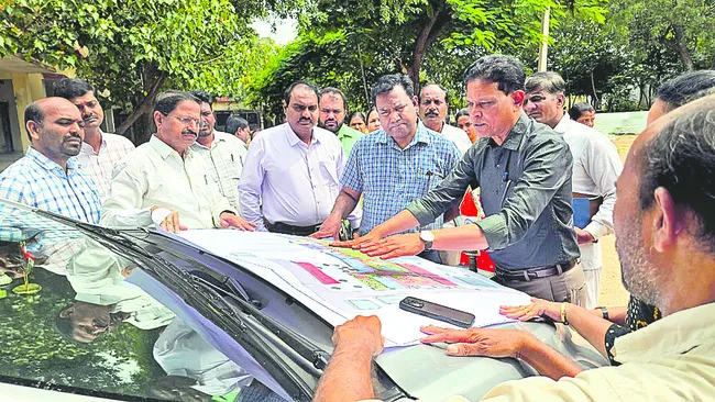 అభివృద్ధి పనులు వేగిరం చేయండి