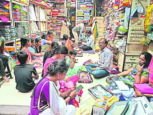 మార్కెట్లకు దసరా జోష్