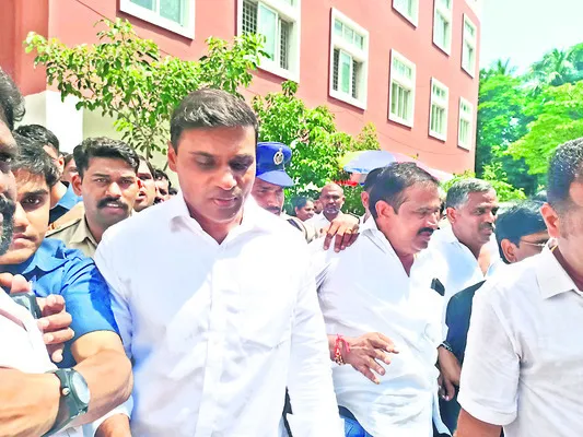 మిథున్రెడ్డి అరెస్ట్లో వేధింపులే లక్ష్యం