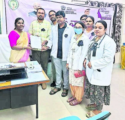 పీహెచ్సీ వైద్యుల సమ్మె సైరన్