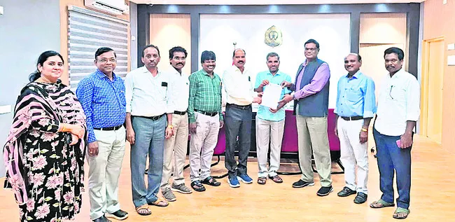 కేయూ స్టూడెంట్స్ అఫైర్స్ డీన్గా ఇస్తారి