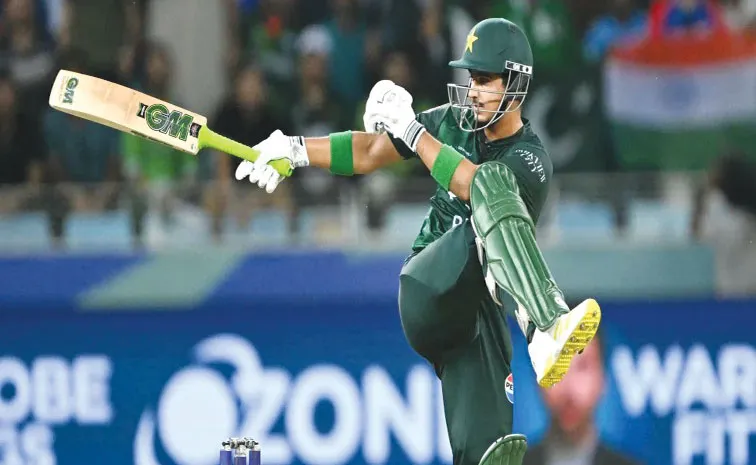 Waqar Younis Frustrated With Pakistan Star Poor Show Needs To Be Benched