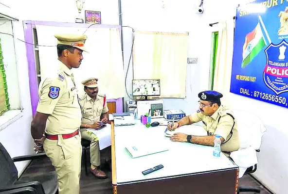 ఫిర్యాదులపై స్పందించాలి