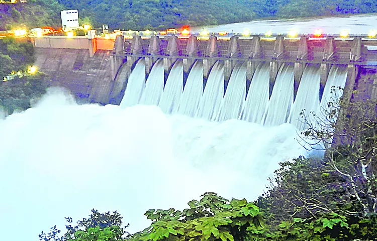 Record flood hits Srisailam project