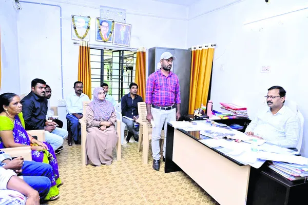 భూ భారతి దరఖాస్తులను వేగంగా పరిష్కరించాలి