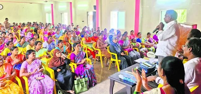 కేజీబీవీ పిల్లలకు నాణ్యమైన ఆహారం అందించాలి