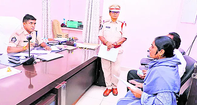 మోసపోయాం.. న్యాయం చేయండి