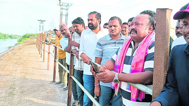 హిందూ పండుగలపై వివక్ష ఎందుకు?