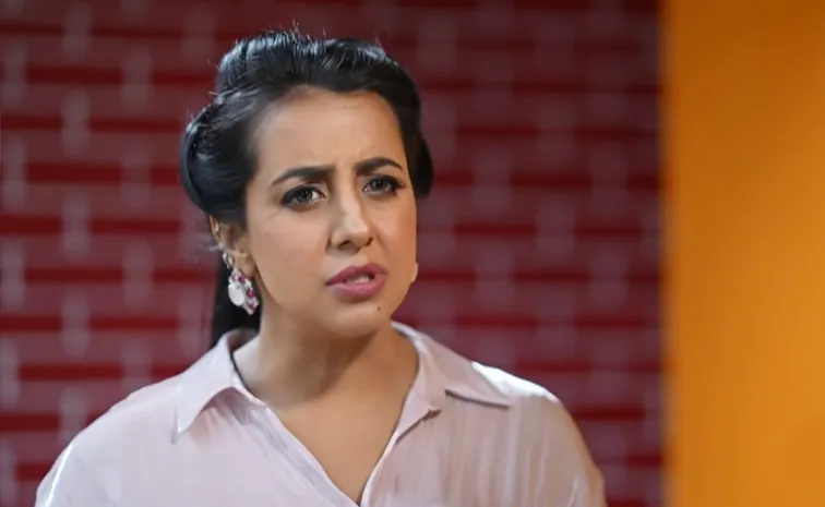 Bigg Boss 9 Telugu Contestant: Who Is Sanjana Galrani