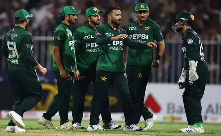 Nawaz bags hat trick in five for as Pakistan clinch UAE tri series
