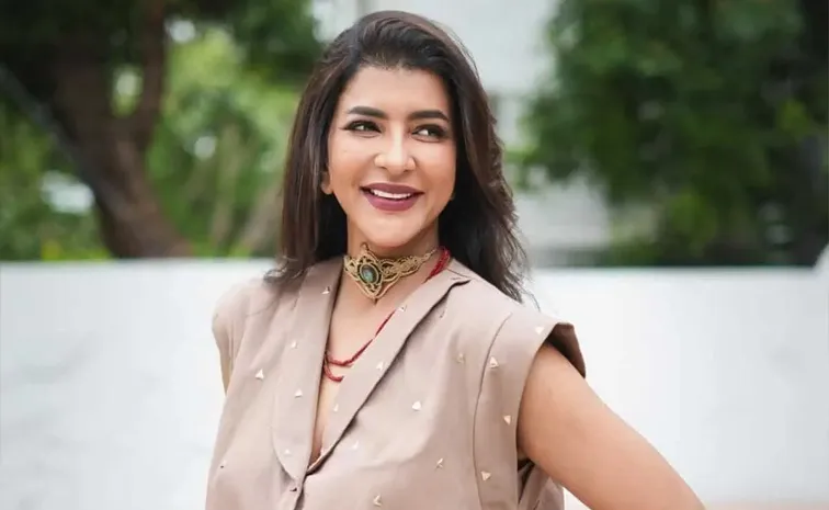 Tollywood actress Manchu Lakshmi Post about a person says sorry