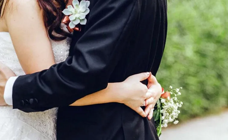 Woman demands Nearly Rs 4 lakh for hugging would be husband