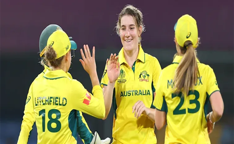Women's CWC 2025: Australia Restrict England To 244 Runs