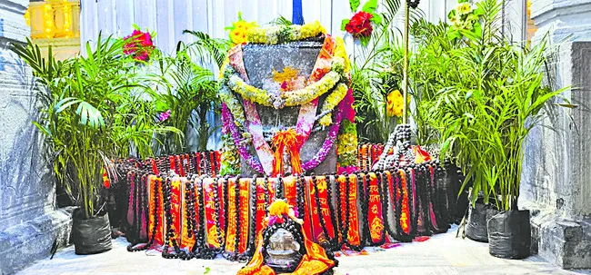 వైభవంగా కార్తిక దీపారాధన పూజలు