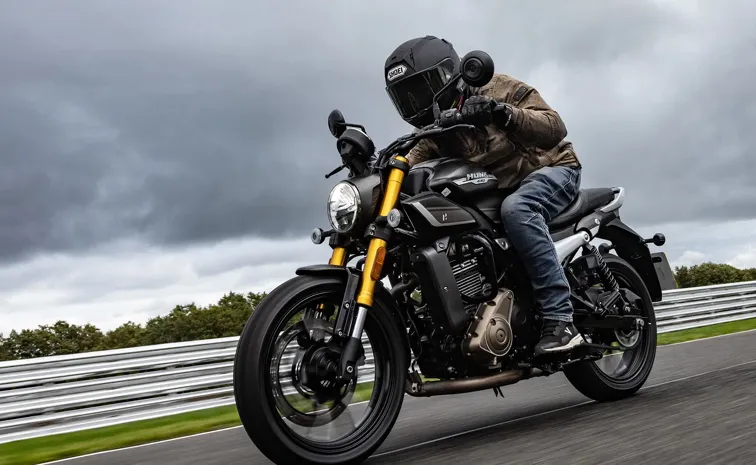 Hero MotoCorp Expands In Europe and Brings Hunk 440 Motorcycle To The UK