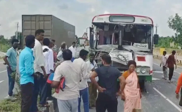 Palnadu District: Rtc Bus Hits Lorry From Behind