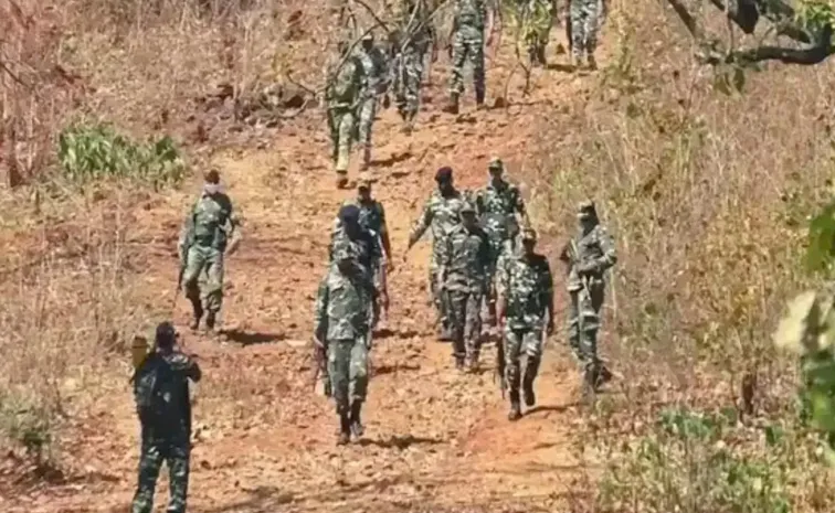 51 Maoists Surrender At Chhattisgarh2