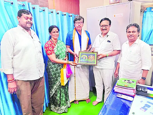 శివాలయంలో అన్నదానానికి విరాళం
