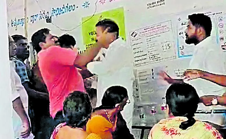 voter attacks a YSRCP MLA Sivakumar in Tenali: AP