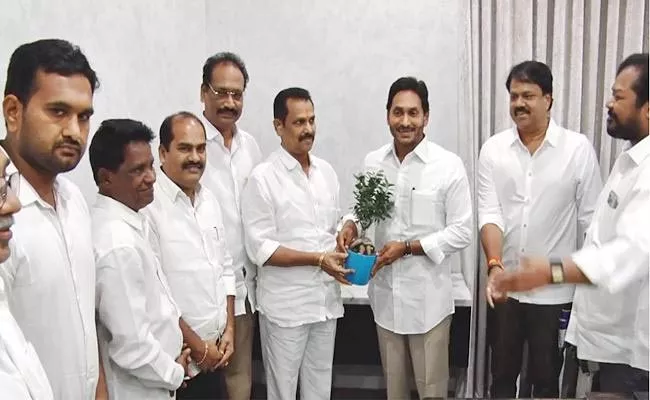 Senior Tdp Leader Yanamala Krishnudu Joined Ysrcp