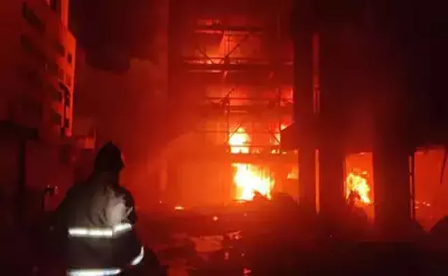 Massive fire Accident in Maharashtra Thane - Sakshi