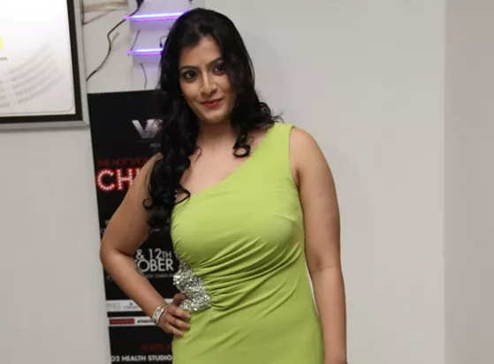 Varalakshmi Sarathkumar evinces interest to play action oriented movie