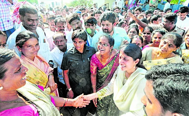 YSR family in election campaign at ysr kadapa district