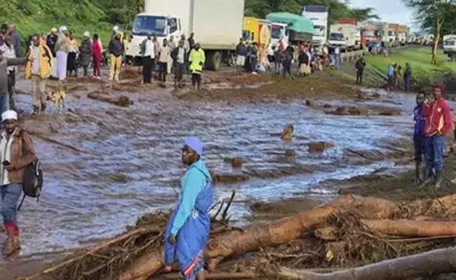 40 people die in western Kenya after a dam collapses