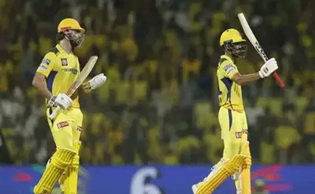 Daryl Mitchell, Ruturaj Gaikwad power CSK to 212-3