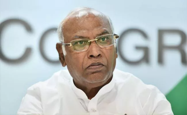 Lok Sabha Elections 2024: Congress President M Mallikarjun Kharge Emotional Chord With The People Of Kalaburagi