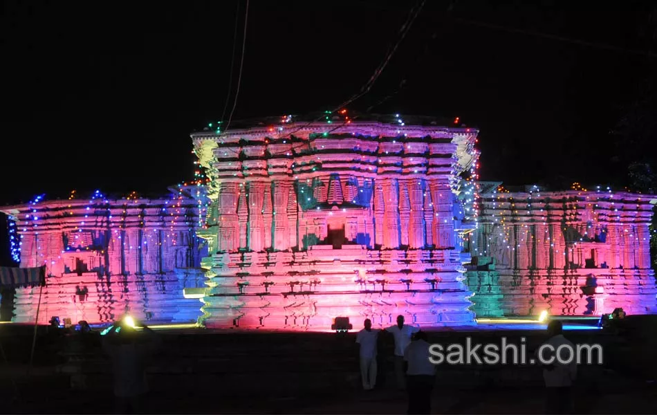 1000 pillar temple - Sakshi