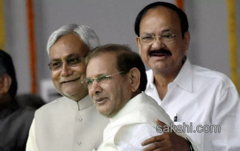 Nitish again takes oath as Bihar CM