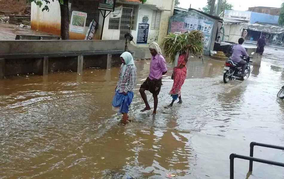 Everage rains in guntur district - Sakshi