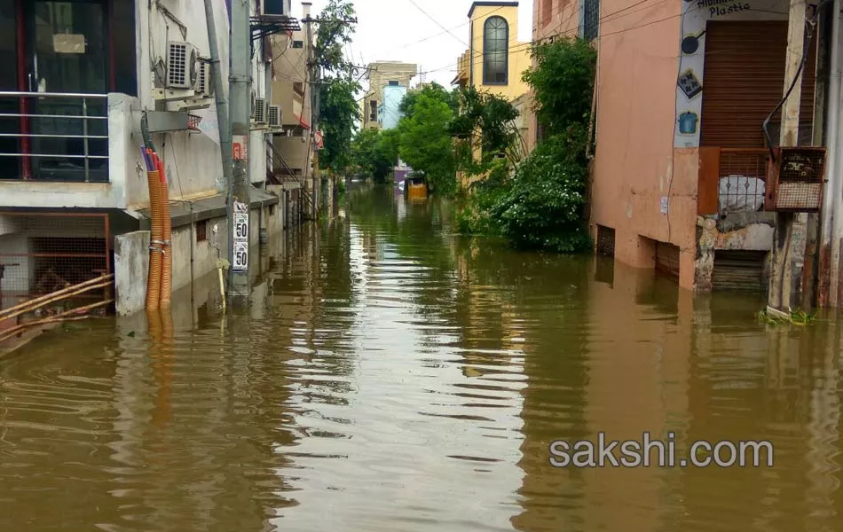 Heavy Rain Hits Hyderabad - Sakshi