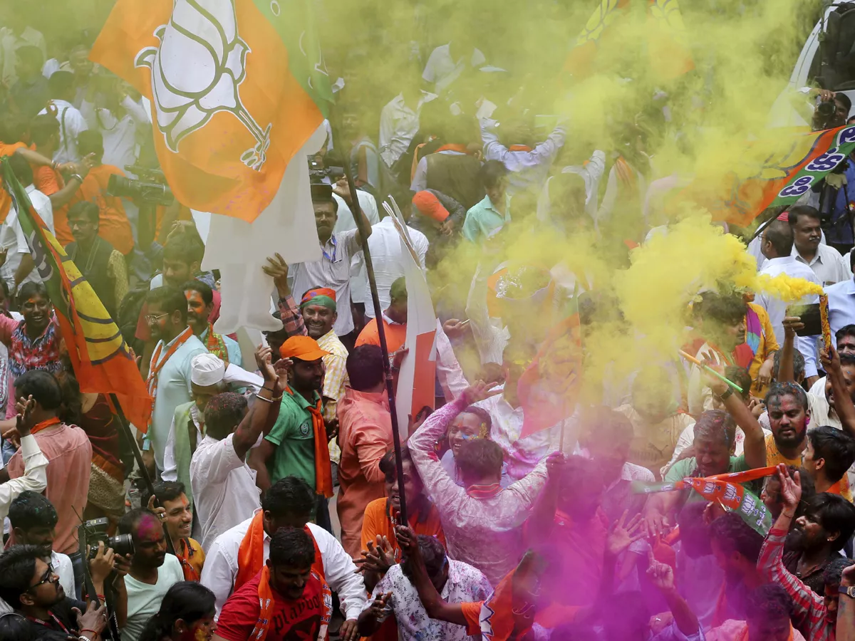 BJP Wins Karnataka - Sakshi