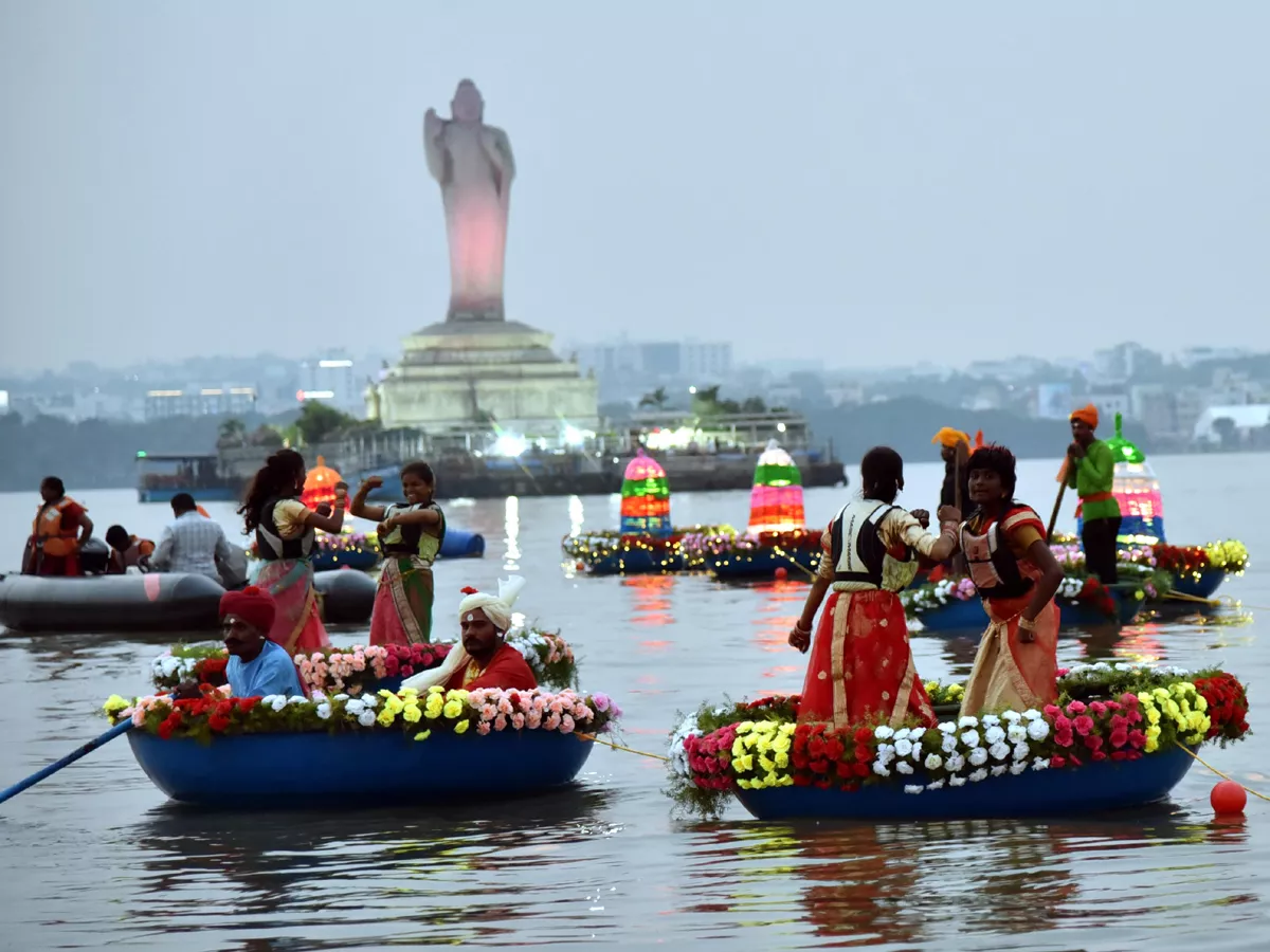 Bathukamma Celebrations Laser Show at Hussain Sagar Photo Gallery - Sakshi