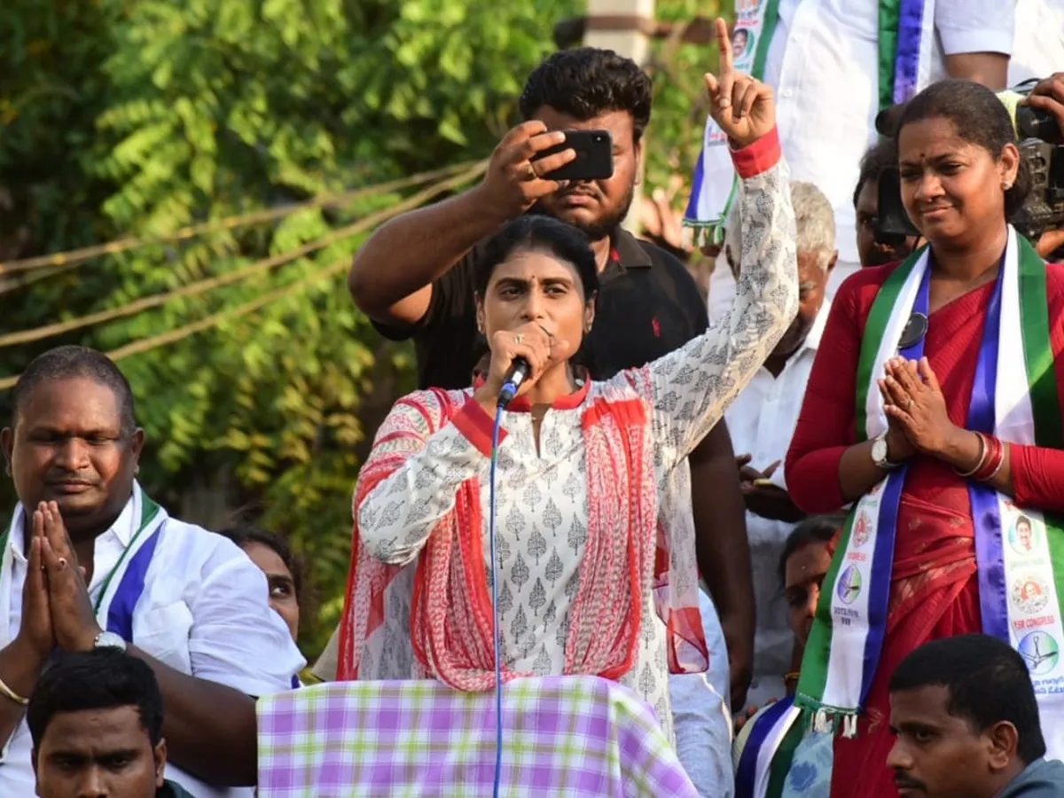 YS Sharmila Sharmila Speech In Kothapeta Public Meeting Photo Gallery - Sakshi