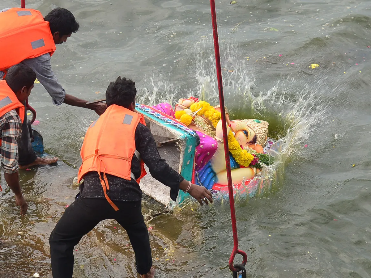 Ganesh Nimajjanam in Hussain Sagar Photo Gallery - Sakshi