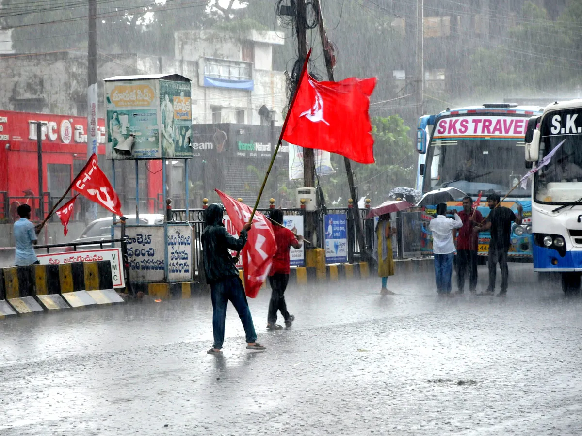 Bharat Bandh in Telugu States Photo Gallery - Sakshi