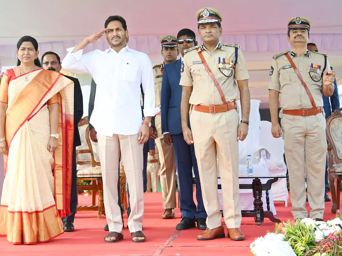 AP CM YS Jagan In Police Martyrs Commemoration Day - Sakshi