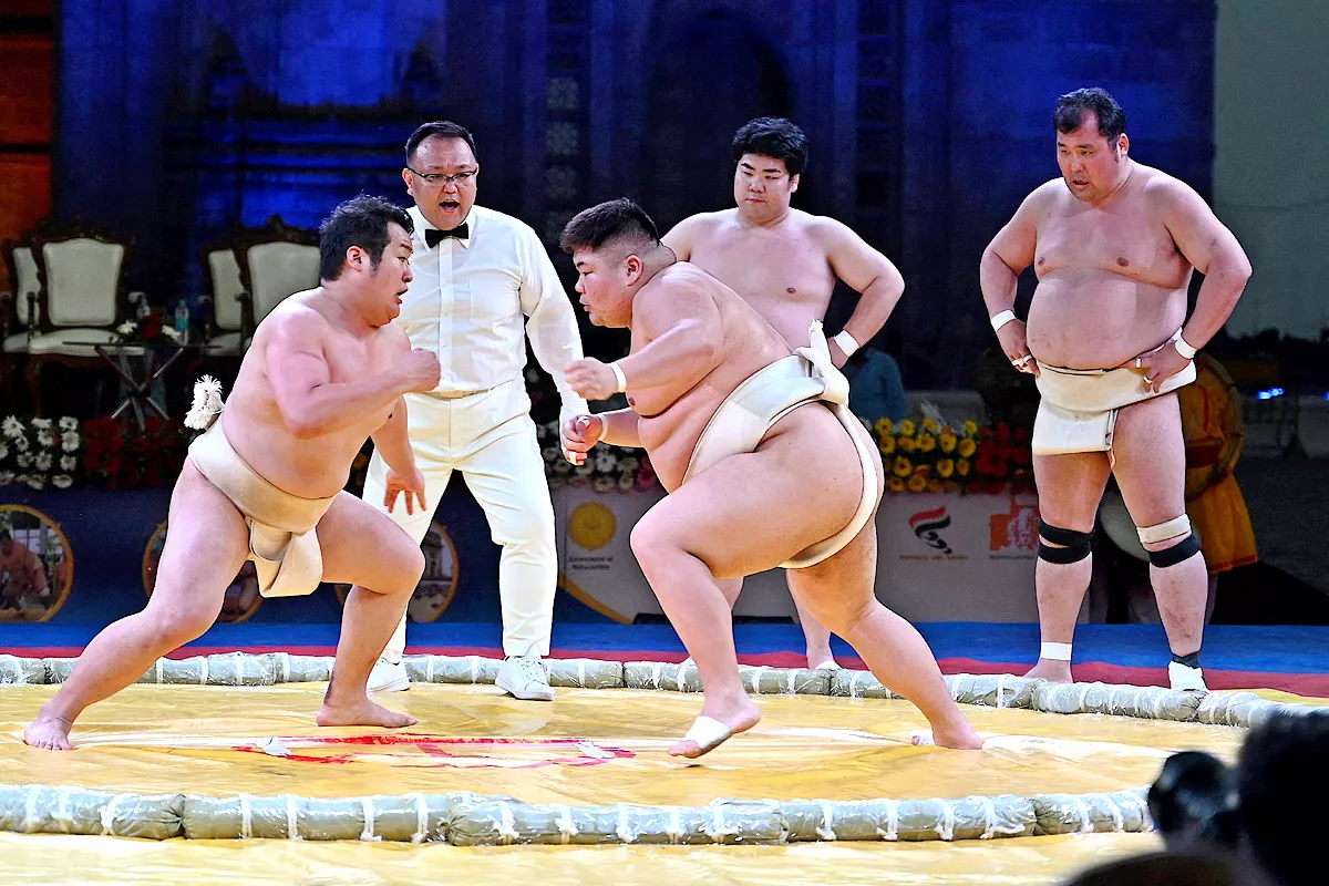 Japanese Sumo Wrestlers Pose In Mumbai  - Sakshi